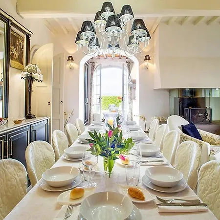 Place Where Need To Relax Distefanovilladeluxe أوماغ